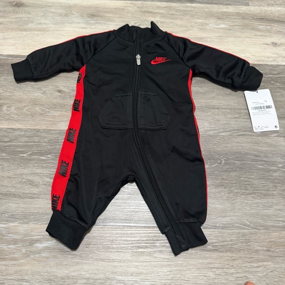 Nike Baby Boys 1-Piece Jumpsuit - Black (3 Months) - Picture 1 of 4